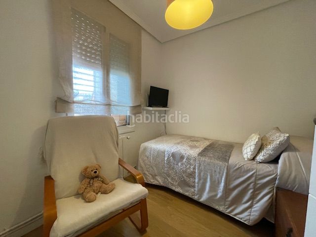 Foto a0d6157a-cced-4bc2-8bcc-77d14a05bfe4. Dúplex amb calefacció aparcament a Morera Badalona