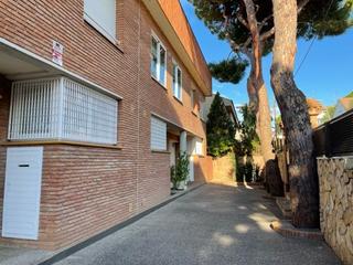 Casa adossada a Tiana