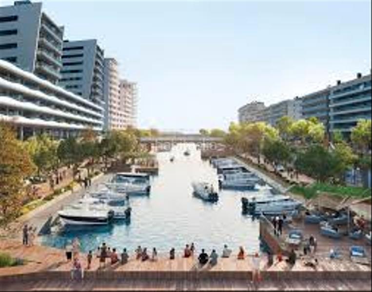 Foto f597b628-a45a-4983-8cf7-152058117c81. Pis amb piscina a Port Badalona