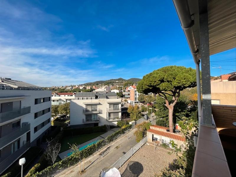 Foto 7cd1da30-df13-4e44-a295-05385651dc72. Reihenhaus mit parking pool in Tiana