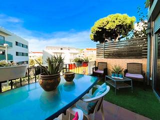 Maison jumelée  Carrer cruspinera. Casa adosada con piscina privada y terraza de 50 m2