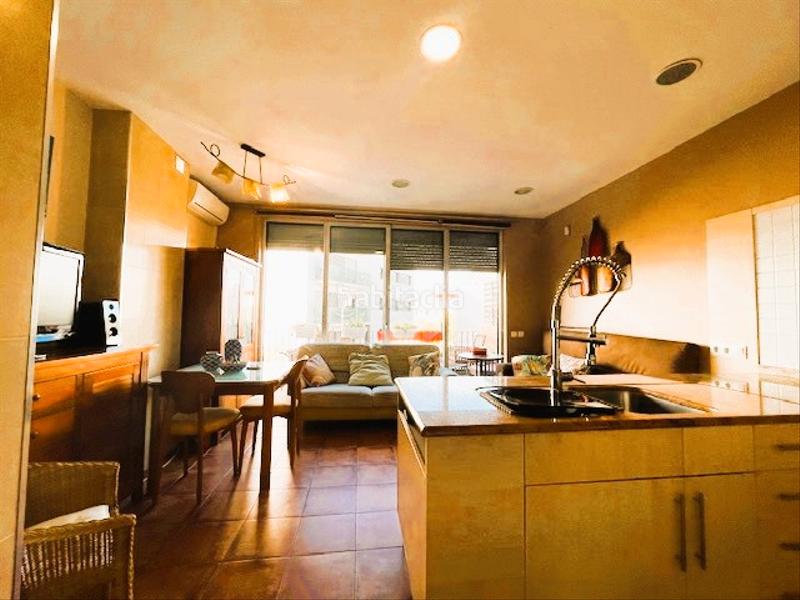 Foto 8c8bf39f-b578-468d-b192-0aa951a33754. Reihenhaus mit parking pool in Tiana