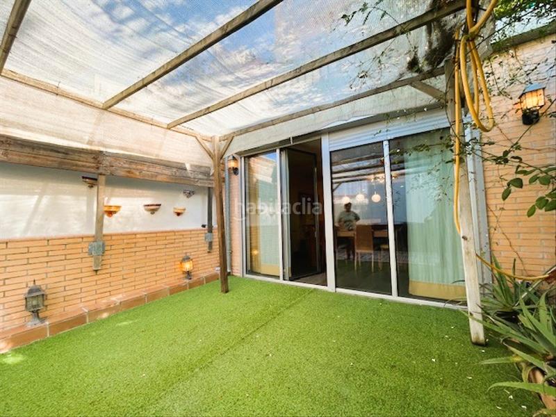 Foto b83acad2-4ef5-421b-9a8d-82d310e541de. Reihenhaus mit parking pool in Tiana