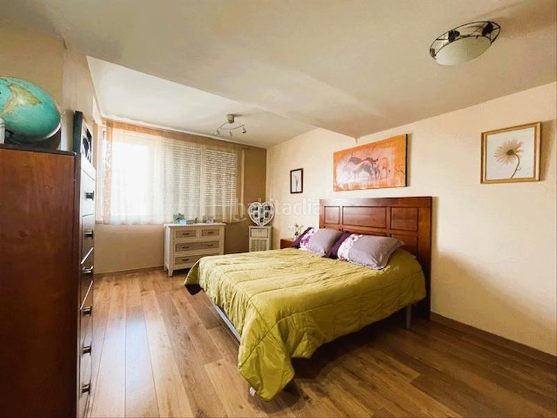 Foto cda5ab66-619d-4a2a-8ba7-af84e68e8af0. Reihenhaus mit parking pool in Tiana