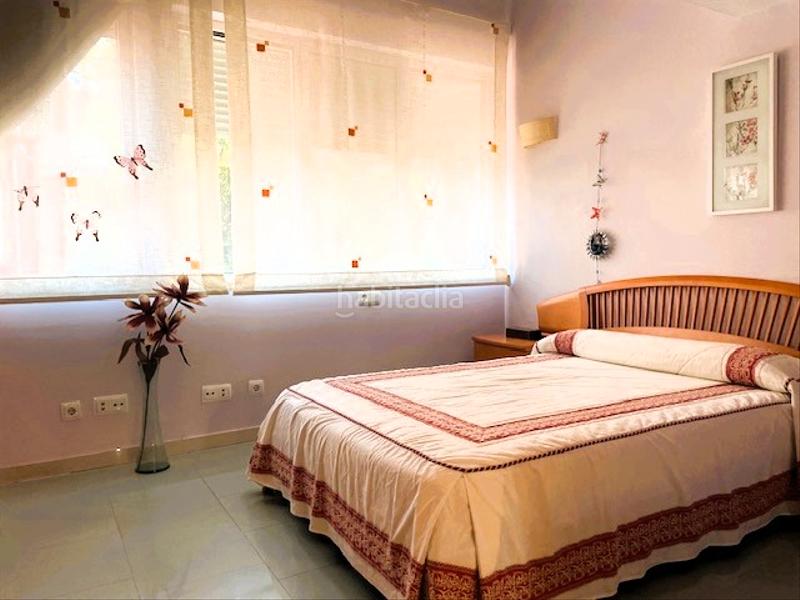 Foto e218308c-ce18-47f1-bb11-d78c6929275e. Reihenhaus mit parking pool in Tiana