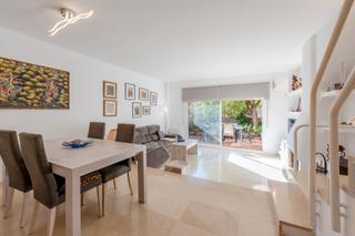 Maison jumelée  Carrer mossèn cinto verdaguer. Casa adosada en tiana - zona sur