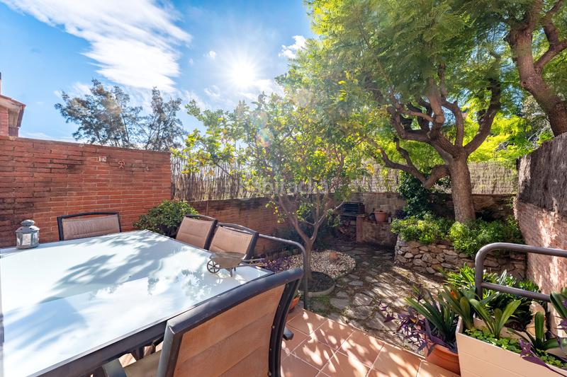 Foto 925d681b-850d-46f8-97fb-32bce1e24978. Casa adosada  - zona sur en Tiana