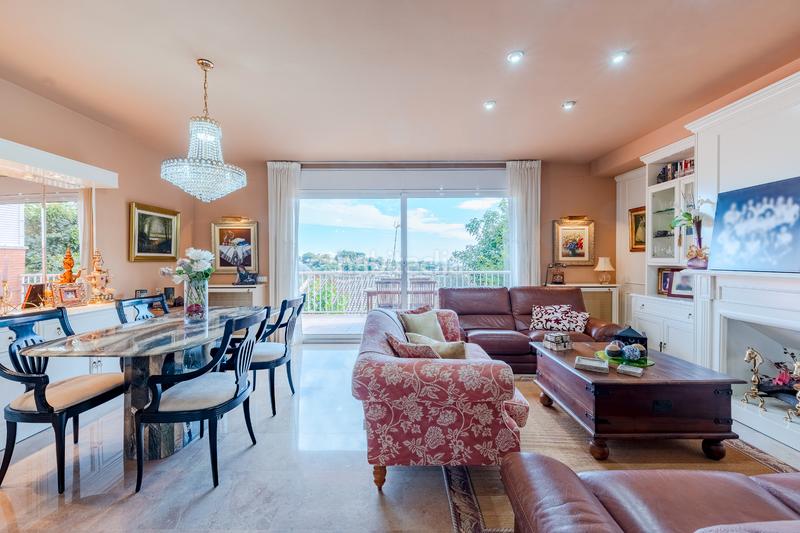 Foto 300a59cb-8d28-45a0-b474-adb0c60f561c. Haus mit heizung parking in Tiana