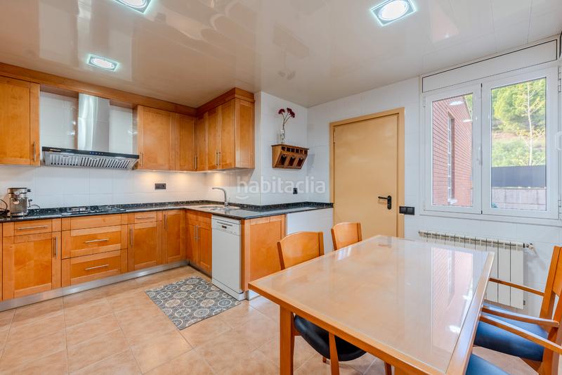 Foto 336ccc47-8b0e-4746-a759-4b0fd8f26646. Haus mit heizung parking in Tiana