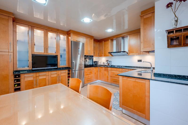 Foto 7315b0de-a300-42ba-acec-6fe3d8137a2e. Haus mit heizung parking in Tiana