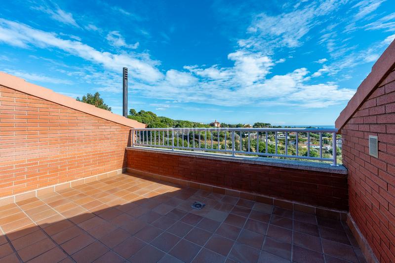 Foto 80900ed5-eeb4-40fb-898b-58e96f07e354. Haus mit heizung parking in Tiana