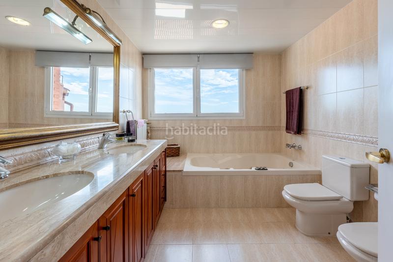 Foto a706073b-b329-4f1f-ae09-d6455303fea3. Haus mit heizung parking in Tiana