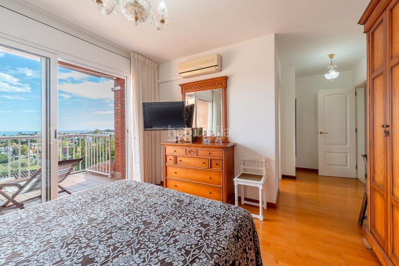 Foto b3d79431-5c33-454b-8f03-621b8a627fd3. Haus mit heizung parking in Tiana