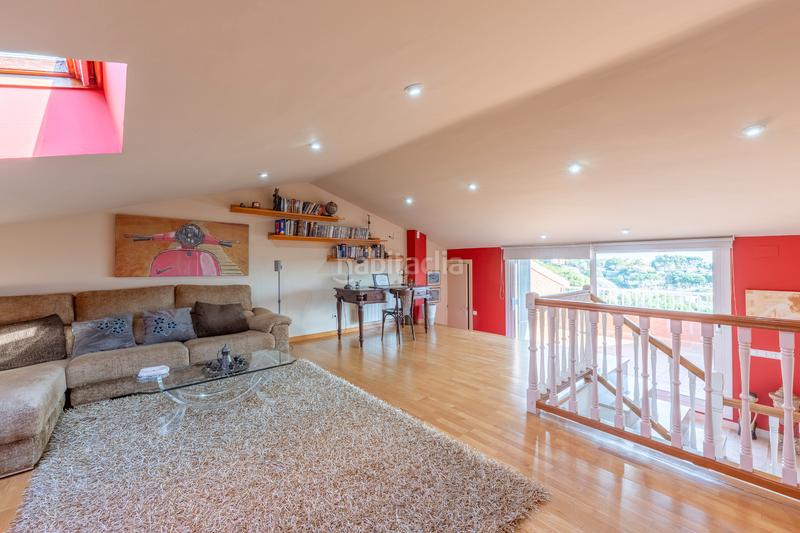 Foto c08cae1c-dd05-49f5-9f44-cc1fed3f6e5f. Haus mit heizung parking in Tiana