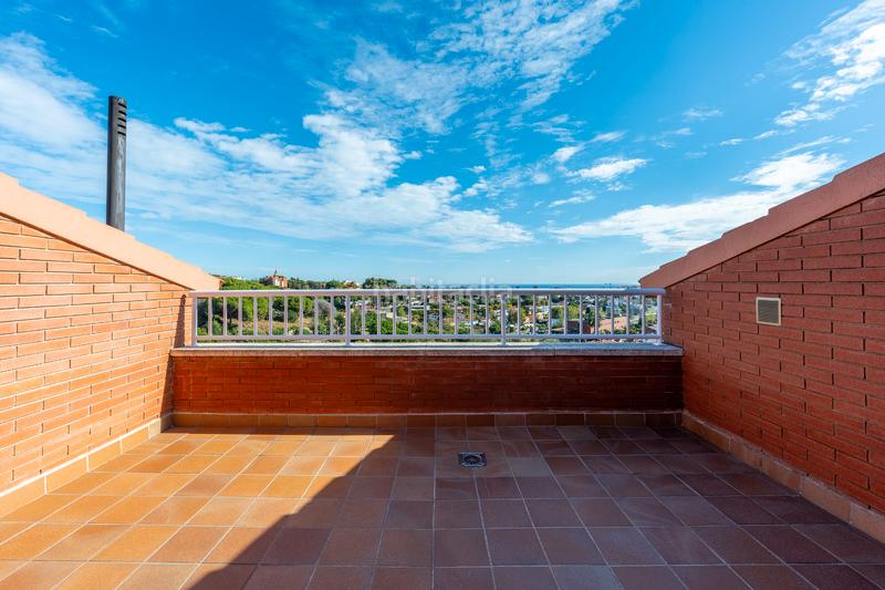 Foto c097ef36-5894-4bba-80ea-2f2c6a419294. Haus mit heizung parking in Tiana