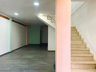 Locale commerciale in Carrer de la Independència