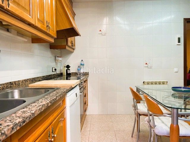 Foto 0a595a23-8d19-4a97-a086-478715c4807d. Casa adossada amb xemeneia calefacció a Bufalà Badalona