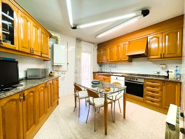 Foto 1e9dd124-09be-4f9c-b73c-232473e27667. Casa adossada amb xemeneia calefacció a Bufalà Badalona