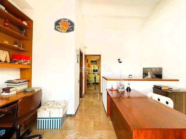 Foto 75c66ddf-e9c2-46ef-acfb-0e882385491f. Casa adossada amb xemeneia calefacció a Bufalà Badalona