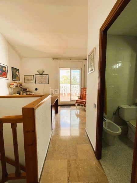 Foto 77d6f756-0f0d-45a2-9777-794abf787a45. Casa adossada amb xemeneia calefacció a Bufalà Badalona
