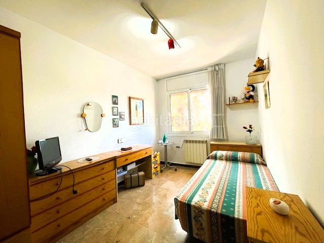 Foto bc60dda5-533d-4617-ba80-3fde6262f85e. Casa adossada amb xemeneia calefacció a Bufalà Badalona