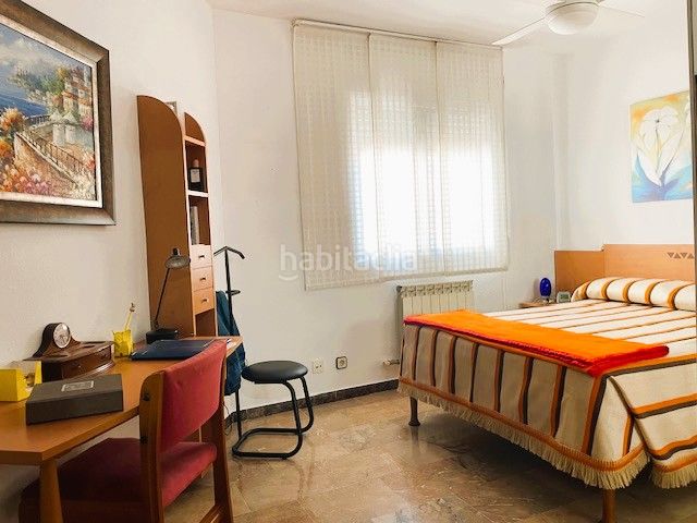 Foto e686ac63-9c62-4004-bd7c-af7e4b75c3ad. Casa adossada amb xemeneia calefacció a Bufalà Badalona