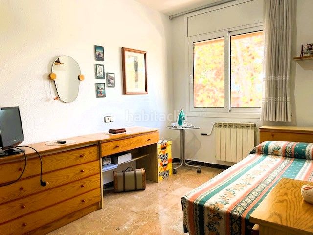 Foto ed83a395-271f-4d9f-8f3c-e7fd7a948424. Casa adossada amb xemeneia calefacció a Bufalà Badalona
