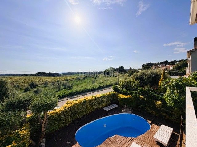 Foto eb2b3bfc-5bae-4883-bf3e-a3685d387335. Casa amb piscina a Piera