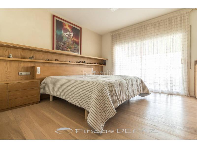 Foto 0a504b15-c96e-4a8c-b481-494e1712dbc3. Attico con riscaldamento parcheggio piscina in Montmar Castelldefels