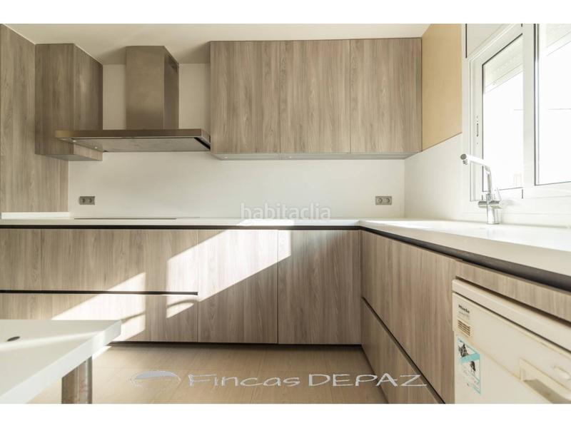 Foto cdd4a624-b121-4fa0-b25b-c1e776e9e6d5. Attico con riscaldamento parcheggio piscina in Montmar Castelldefels