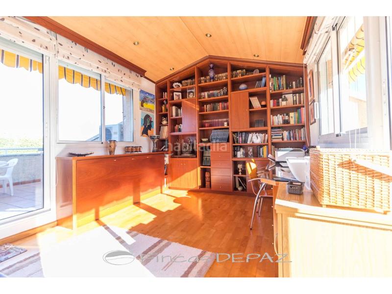 Foto 1c91fdfe-49c3-4467-948a-d07a0f6815b4. Casa adossada amb calefacció aparcament a Can Bou Castelldefels