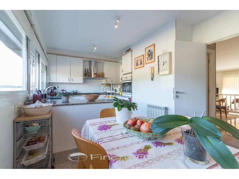 Foto 8969beeb-1510-4a63-955a-95c8d227bf2b. Casa adossada amb calefacció aparcament a Can Bou Castelldefels