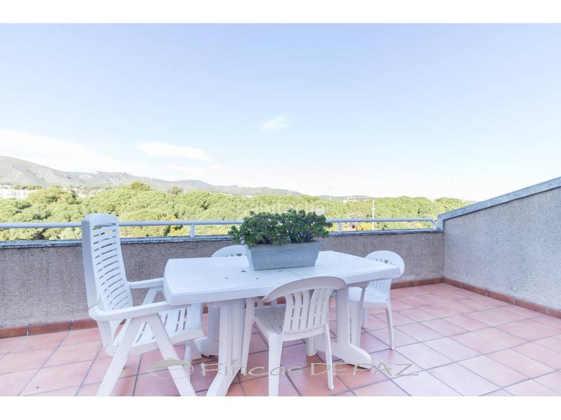 Foto c4d9d188-bf86-4887-9859-5b30f5a88cc6. Casa adossada amb calefacció aparcament a Can Bou Castelldefels