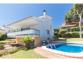 Xalet a Montmar. Casa inependiente en montemar