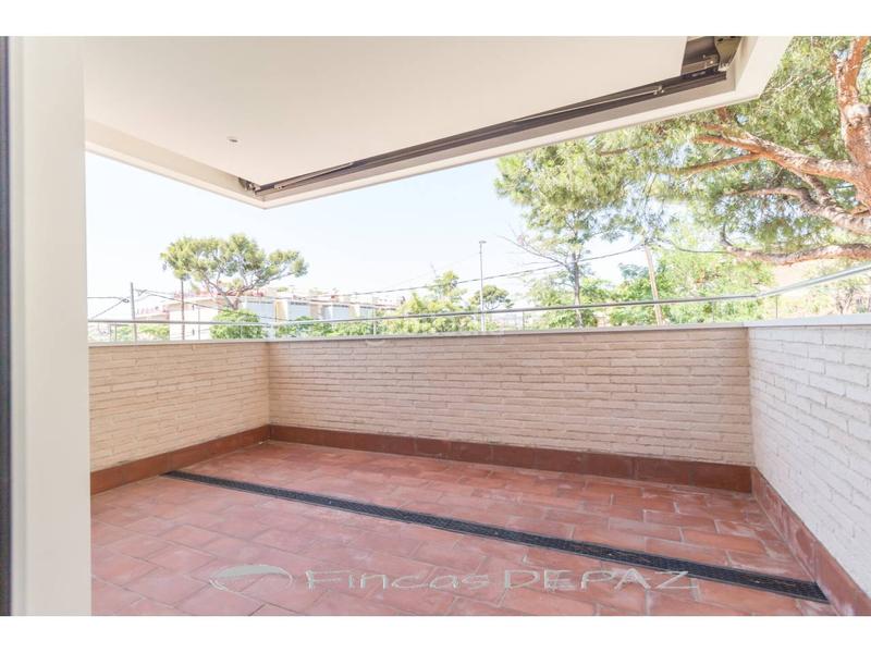 Foto 34be497f-8746-4aa1-a2b1-a6729fea2e49. Lloguer pis a marina 226 a Baixador Castelldefels