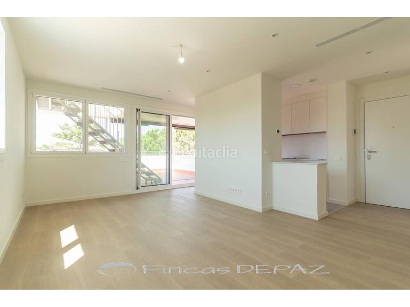 Foto 45c34c6f-da0d-4bf5-a416-75a376291358. Rent penthouse in marina 226 in Baixador Castelldefels