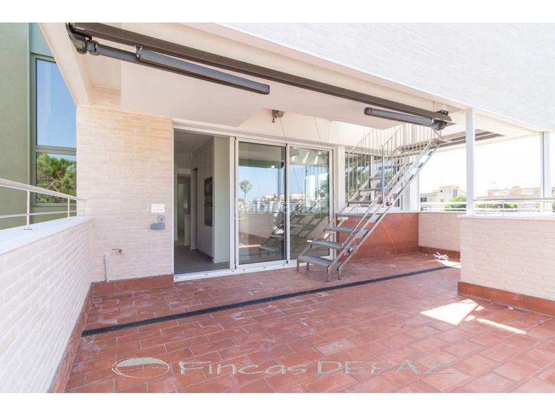 Foto 6658787b-2908-44c8-a306-b99df0e7fbea. Rent penthouse in marina 226 in Baixador Castelldefels