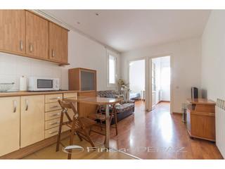 Flat  Berlín. Piso exen les corts
