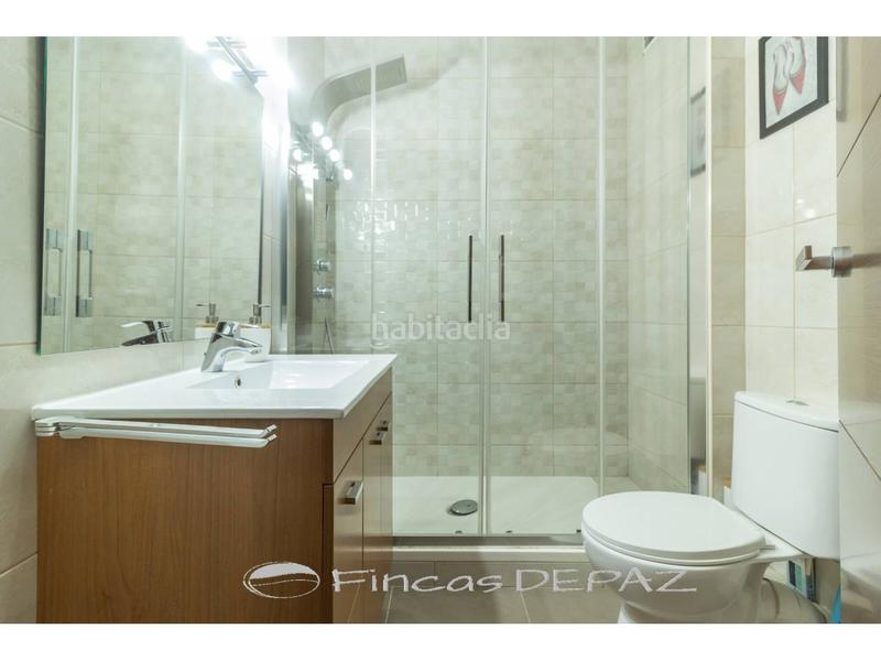 Foto 093b11e4-3c5d-4297-98d8-81872b514f1b. Apartamento ático con terraza playa en Lluminetes Castelldefels