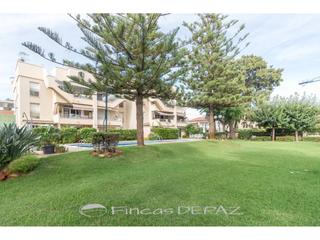 Apartamento en Lluminetes. Ático con terraza en castelldefels playa