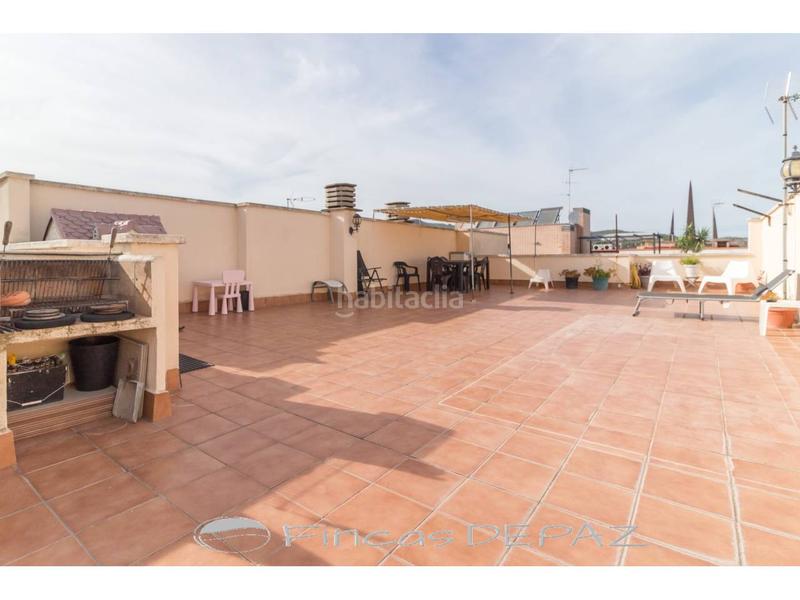 Foto 6274543f-d2e9-4f98-8b18-94feb9192686. Apartamento ático con terraza playa en Lluminetes Castelldefels