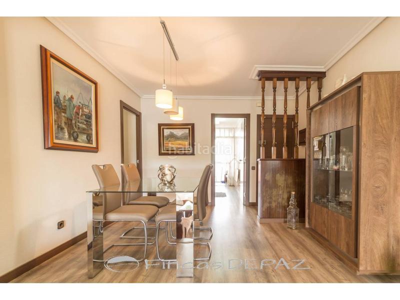 Foto dab7e47d-a400-46da-bd51-09b62fb310bd. Apartamento ático con terraza playa en Lluminetes Castelldefels
