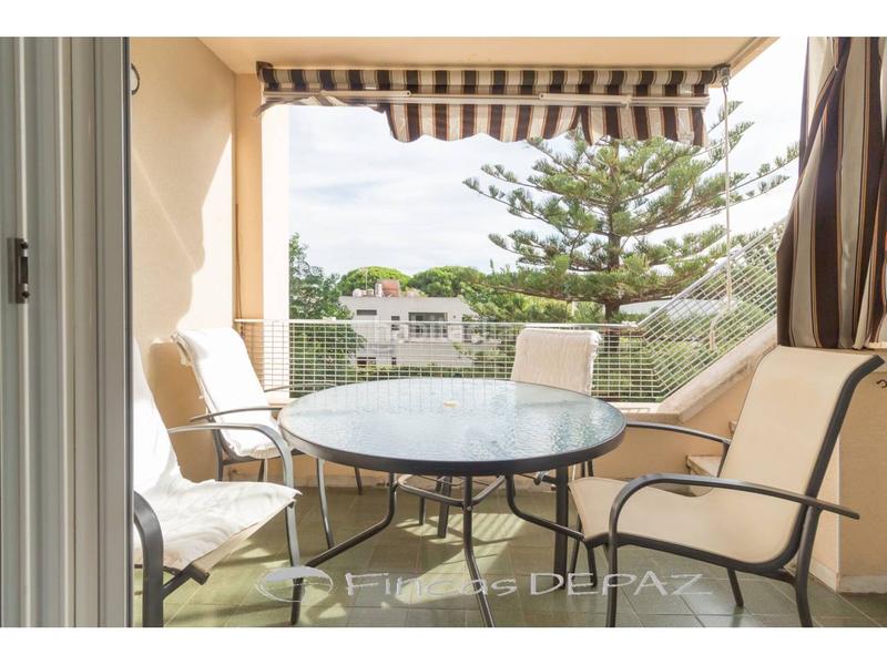 Foto f01d9c08-55fa-41e4-85be-7c022e330512. Apartamento ático con terraza playa en Lluminetes Castelldefels