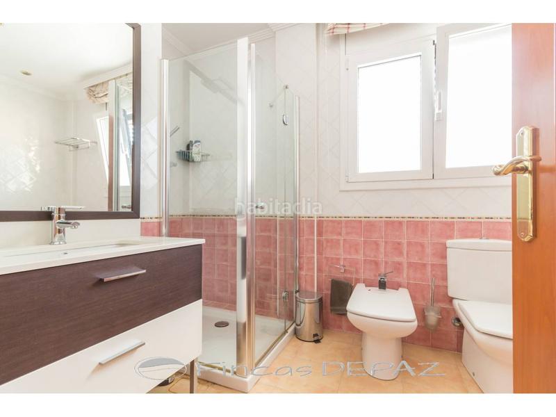 Foto 78bc3c5a-3ea9-4fc8-a3ce-c8aac358733b. Chalet mit heizung parking pool in Lluminetes Castelldefels