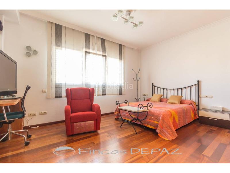 Foto 9098a2bc-b8ff-436b-bb18-8392f23c15a0. Chalet mit heizung parking pool in Lluminetes Castelldefels