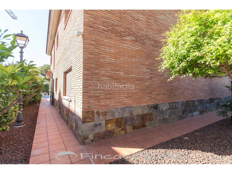 Foto acfd2461-9465-4a00-8509-6381185869a4. Chalet mit heizung parking pool in Lluminetes Castelldefels