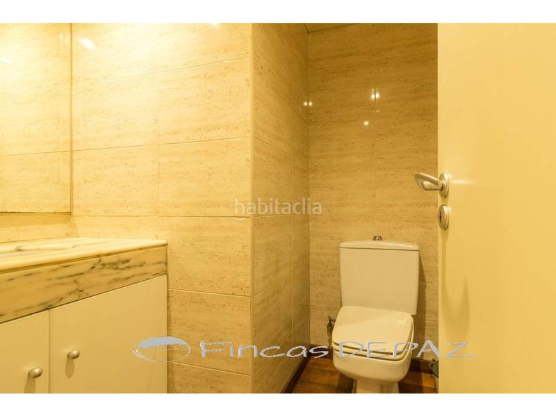 Foto 8098d0da-6fdd-4c00-92d0-f5e6b8479558. Casa adossada amb calefacció aparcament piscina a Gavà