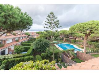 Casa adosada en Gava Mar. Chalet adosado en gava mar