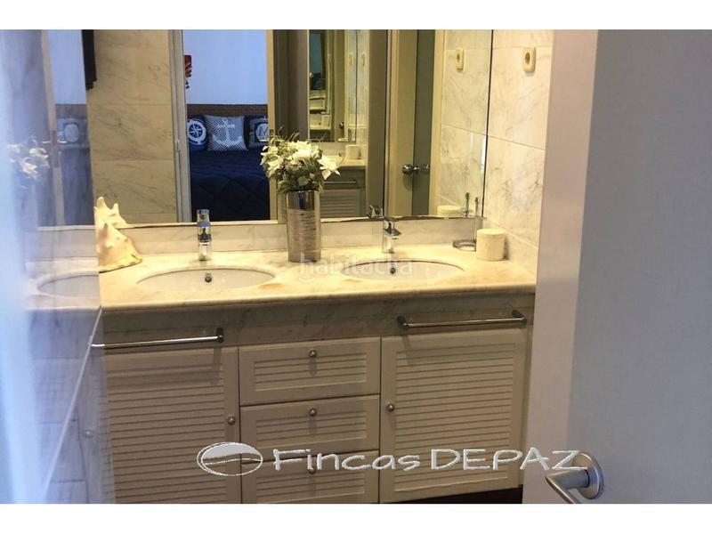 Foto eb45d734-b428-4ca0-ab79-d49ce1448112. Casa adossada amb calefacció aparcament piscina a Gavà