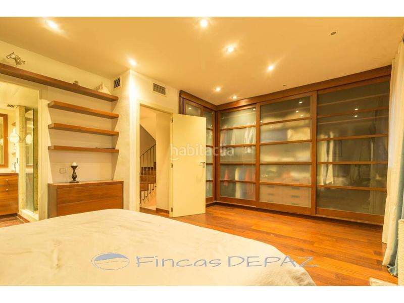 Foto f0e66305-ca92-4a6a-a196-d98c66b6cb47. Casa adossada amb calefacció aparcament piscina a Gavà